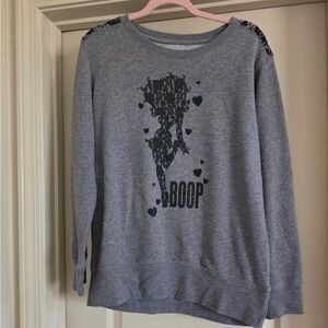 Chic Gray Graphic Women's Sweater